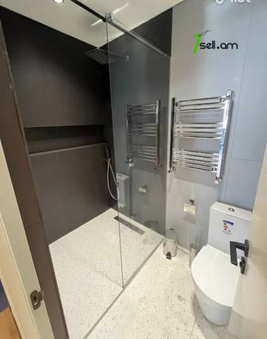 3 սենյականոց բնակարան նորակառույց շենքում Կոմիտասի պողոտայում, 55 ք.մ., 10/15 հարկ, բարձր առաստաղներ