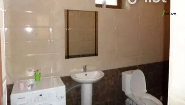 Երկու հարկանի քարե տուն, Նազարբեկյան թաղամաս Աջափնյակում, 550 ք.մ., 2 սանհանգույց, եվրովերանորոգված