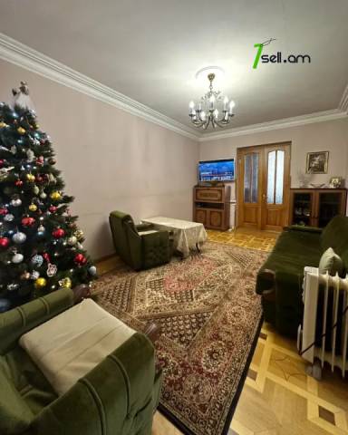 3 սենյականոց բնակարան Մարգարյան փողոցում, 75 ք.մ., 3/5 հարկ, կապիտալ վերանորոգված, քարե շենք