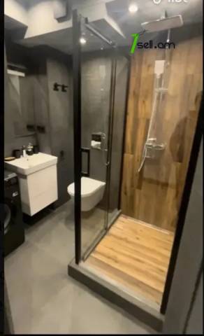 2 սենյականոց բնակարան Աղասի Խանջյանի փողոցում, 43 քմ, 4/9 հարկ, բարձր առաստաղներ