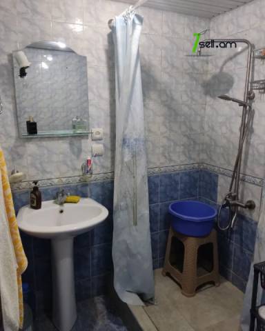 3 սենյականոց բնակարան Բաղրամյան պողոտայում, 115 ք.մ., 3/5 հարկ, քարե շենք