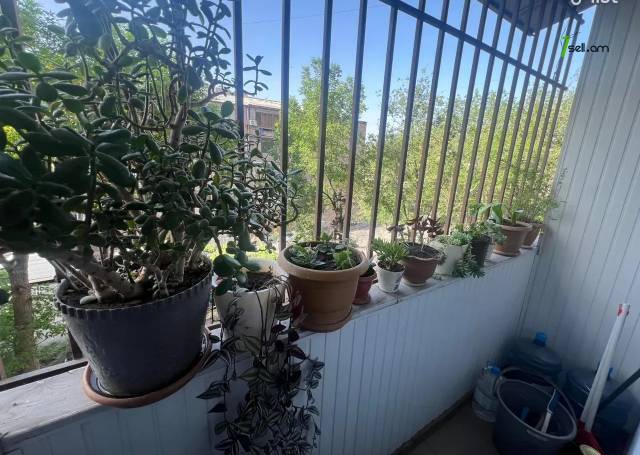 4 սենյականոց բնակարան Էրեբունիում, 100 քմ, 2/5 հարկ, եվրովերանորոգված, քարե շենք