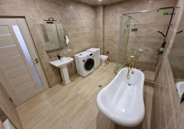 Երեք հարկանի քարե տուն Վարշավյան փողոցում Արաբկիրում, 630 քմ, 3+ սանհանգույց, կապիտալ վերանորոգված