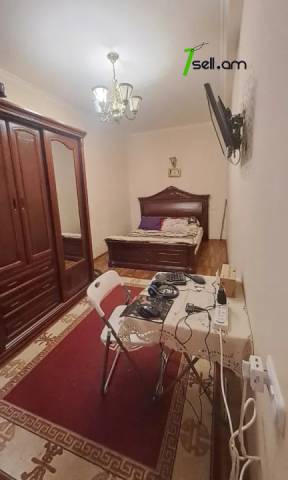 3 սենյականոց բնակարան Նար-Դոսի փողոցում, 65 քմ, նախավերջին հարկ, եվրովերանորոգված