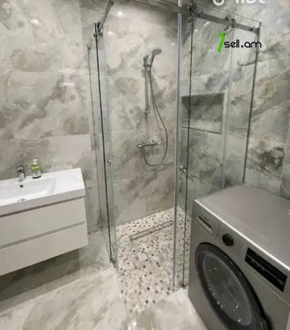 2 սենյականոց բնակարան Կոմիտասի պողոտայում, 40 ք.մ., բարձր առաստաղներ, 2/5 հարկ