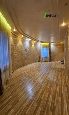 Երկու հարկանի քարե թաունհաուզ, Նորաշեն թաղամաս Աջափնյակում, 260 ք.մ., 2 սանհանգույց