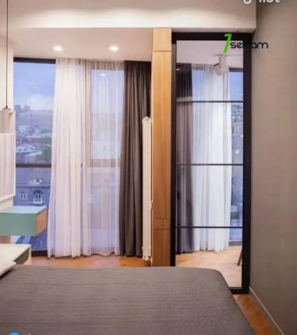 3 սենյականոց բնակարան նորակառույց շենքում Միքայել Նալբանդյանի փողոցում, 78 ք.մ., բարձր առաստաղներ