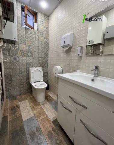 Բազմաֆունկցիոնալ գույք Թումանյան փողոցում կենտրոնում, 155 ք.մ.