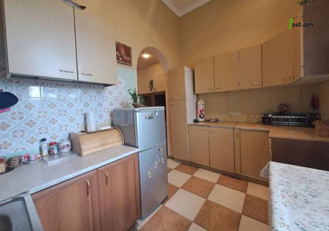 2 սենյականոց բնակարան Մարշալ Բաղրամյան պողոտայում, 67 ք.մ., կապիտալ վերանորոգված, քարե շենք