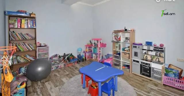 Երկու հարկանի քարե տուն, Վահագնի Թաղամաս Աջափնյակում, 270 ք.մ., 3+ սանհանգույց