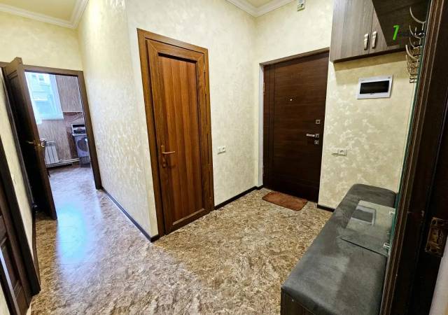 Երկու հարկանի քարե տուն Թավրիզյան փողոցում Արաբկիրում, 400 քմ, 2 սանհանգույց, կապիտալ վերանորոգված