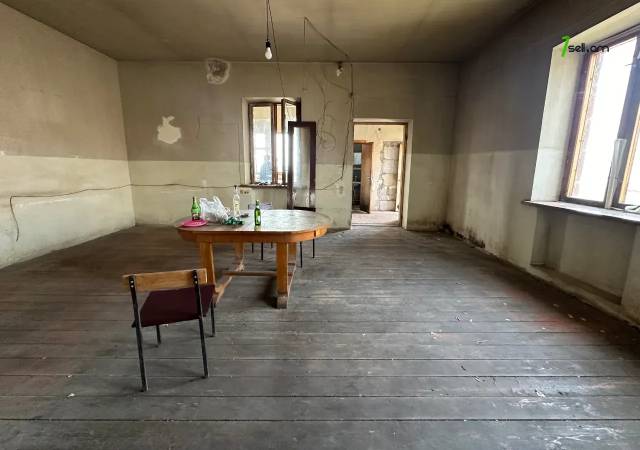 Երկու հարկանի քարե տուն Նորք Մարաշում, 180 ք.մ., 2 սանհանգույց