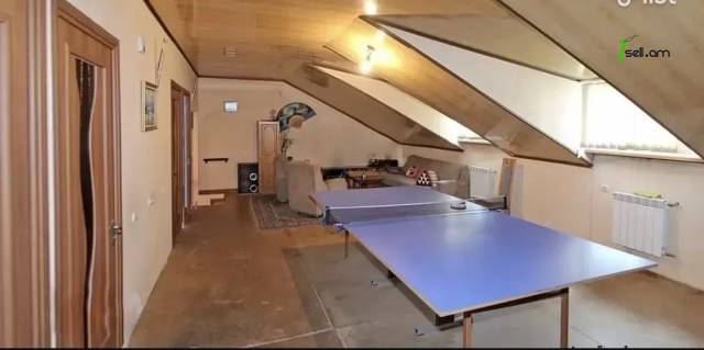 8 սենյականոց բնակարան Գյուրջյան փողոցում, 170 ք.մ., 2 սանհանգույց, դիզայներական ոճով վերանորոգված