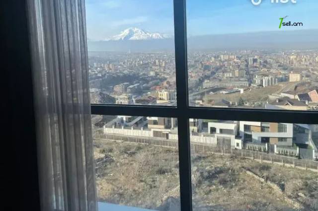 3 սենյականոց բնակարան նորակառույց շենքում, Karapet Ulnetsi street, 111 ք.մ., 2 սանհանգույց