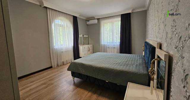 Երկու հարկանի քարե տուն Նոր Արեշի 7րդ փողոցում Էրեբունիում, 470 քմ, 3+ սանհանգույց