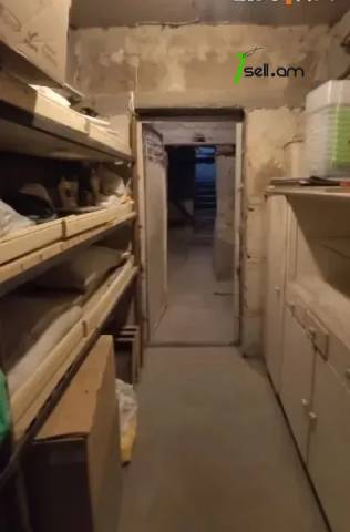 2 սենյականոց բնակարան Կիևյան փողոցում, 56 քմ, 2/5 հարկ, կապիտալ վերանորոգված, քարե շենք