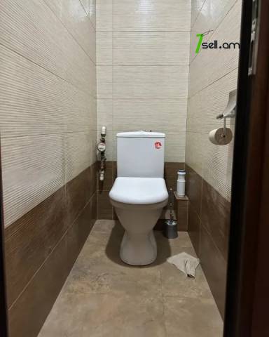 2 սենյականոց բնակարան Քաջազնունի փողոցում, 67 ք.մ., 3/10 հարկ, մասնակի վերանորոգում