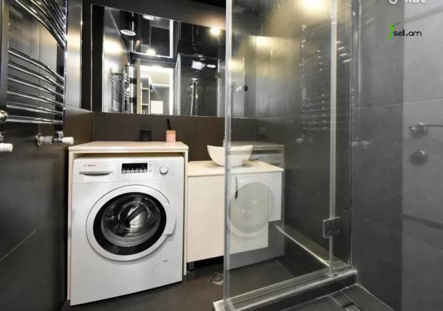 3 սենյականոց բնակարան Սարյան փողոցում, 77 ք.մ., դիզայներական ոճով վերանորոգված, քարե շենք