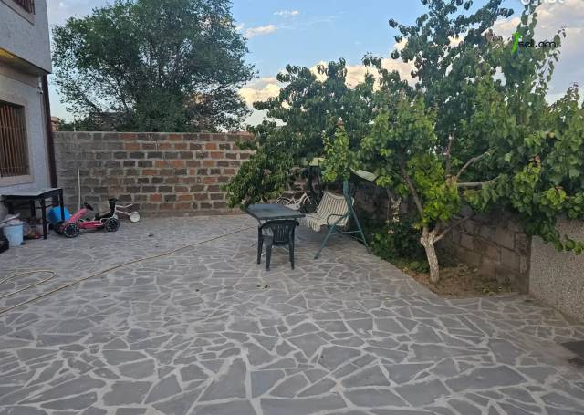 Երկու հարկանի տուն Ֆուչիկի փողոցում Աջափնյակում, 106 քմ, 2 սանհանգույց, կապիտալ վերանորոգված