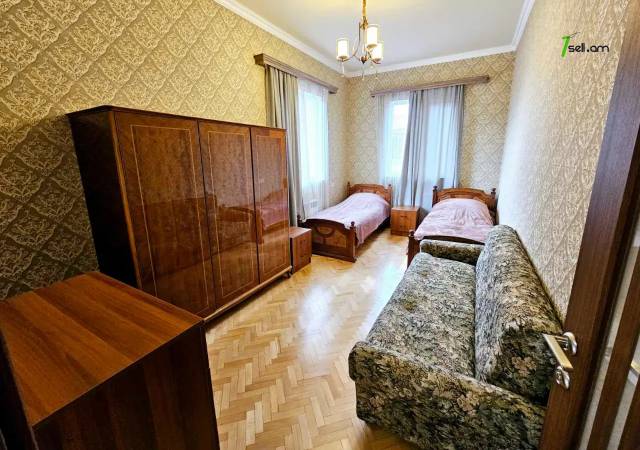 Երկու հարկանի քարե տուն Թավրիզյան փողոցում Արաբկիրում, 400 քմ, 2 սանհանգույց, կապիտալ վերանորոգված