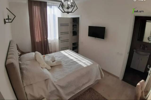 Երկու հարկանի քարե տուն Շրջանցիկ Թունել փողոցում Արաբկիրում, 220 ք.մ., 3+ սանհանգույց