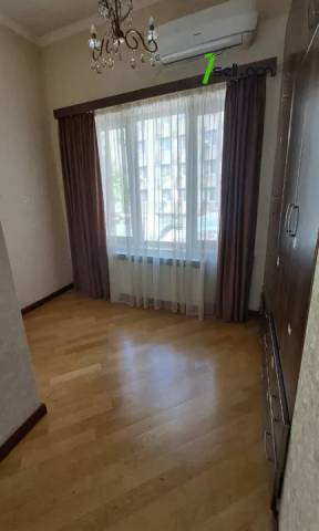 3 սենյականոց բնակարան Սայաթ-Նովայի պողոտայում, 105 քմ, 2/5 հարկ, 2 սանհանգույց, մի քանի պատշգամբ