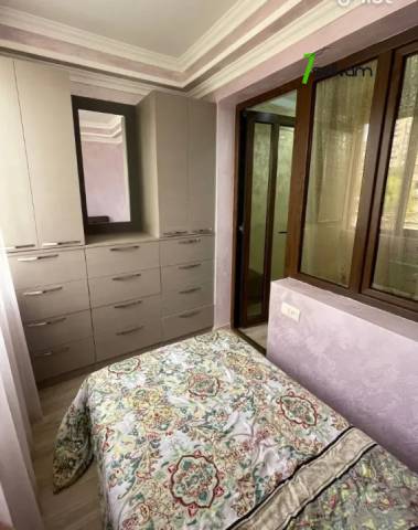 3 սենյականոց բնակարան Բաշինջաղյան փողոցում, 90 ք.մ., 3/5 հարկ, եվրովերանորոգված, քարե շենք