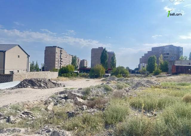 Հողատարածք բնակելի շինությունների համար Մինսկի փողոցում Նոր Նորքում, 600 ք.մ.