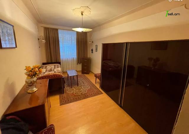 2 սենյականոց բնակարան Նաիրի Զարյան փողոցում, 67 ք.մ., 1/5 հարկ, քարե շենք