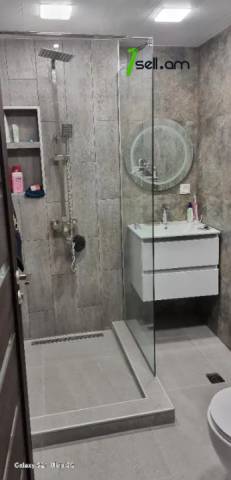 3 սենյականոց բնակարան Վիկտոր Համբարձումյանի փողոցում, 65 քմ, 3/9 հարկ, եվրովերանորոգված