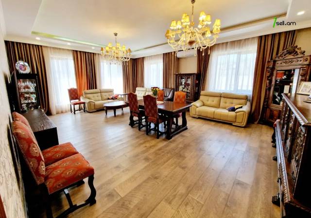 Չորս հարկանի տուն Առինջի 21-րդ փողոցում Առինջում, 950 ք.մ., 3+ սանհանգույց