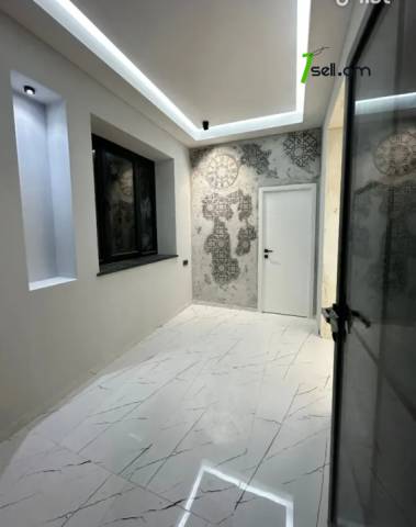 3 սենյականոց բնակարան Բաբայան փողոցում, 98 ք.մ., բարձր առաստաղներ, 1/5 հարկ, քարե շենք