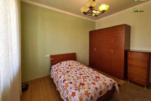 4 սենյականոց բնակարան նորակառույց շենքում Արգիշտի փողոցում, 175 ք.մ., 3+ սանհանգույց