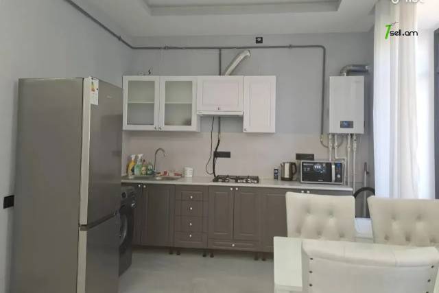 2 սենյականոց բնակարան Բաղրամյան պողոտայում, 43 ք.մ., նախավերջին հարկ, կապիտալ վերանորոգված