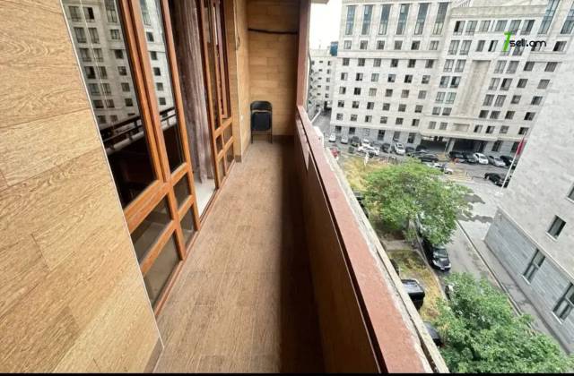 4 սենյականոց բնակարան նորակառույց շենքում, Zaqyan Street, 180 քմ, 3+ սանհանգույց, մի քանի պատշգամբ