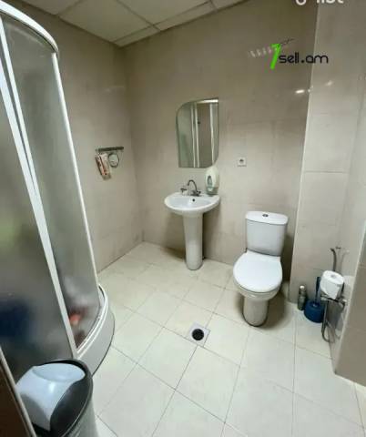 Բազմաֆունկցիոնալ գույք Պարոնյան փողոցում կենտրոնում, 95 քմ