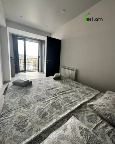 2 սենյականոց բնակարան Ամիրյան փողոցում, 58 ք.մ., 15/17 հարկ, կապիտալ վերանորոգված