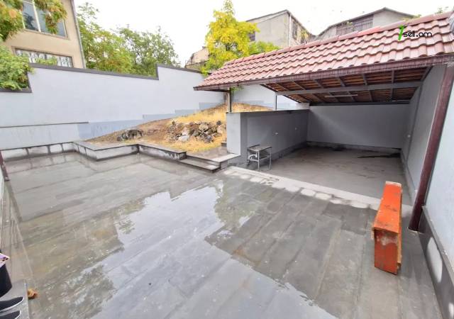 Մեկ հարկանի քարե տուն Նորք Մարաշում, 250 ք.մ., 2 սանհանգույց, կապիտալ վերանորոգված