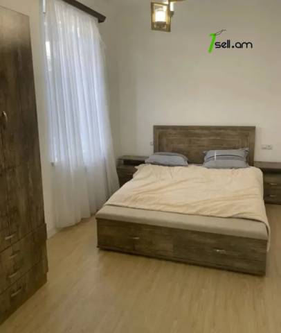 Մեկ հարկանի քարե տուն Նոր-Արեշի 46 փողոցում Էրեբունիում, 500 քմ, եվրովերանորոգված