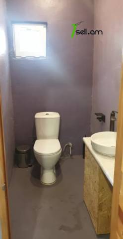 Բազմաֆունկցիոնալ գույք Լեոյի փողոցում կենտրոնում, 540 ք.մ.