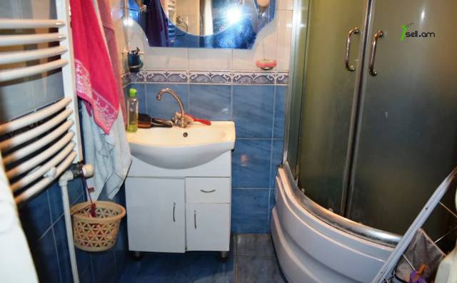 3 սենյականոց բնակարան Եղիշե Չարենցի փողոցում, 84 քմ, 1/4 հարկ, եվրովերանորոգված