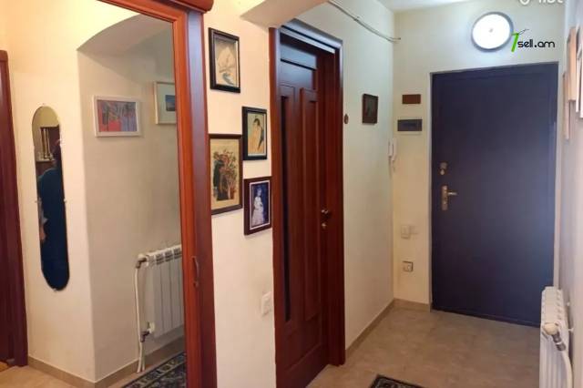 2 սենյականոց բնակարան, Նազարբեկյան թաղամաս, 50 ք.մ., նախավերջին հարկ, կապիտալ վերանորոգված