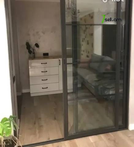2 սենյականոց բնակարան Բրյուսովի փողոցում, 48 ք.մ., 4/9 հարկ, կապիտալ վերանորոգված