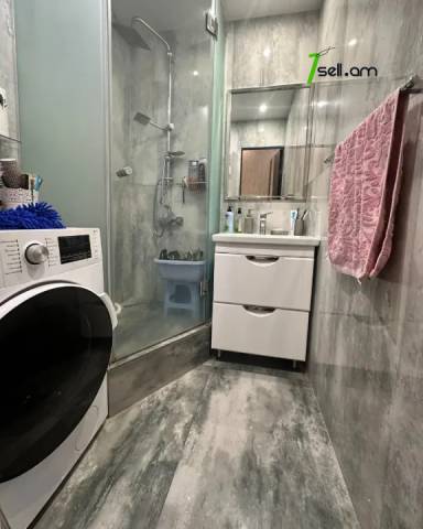 2 սենյականոց բնակարան Շոպրոնի փողոցում, 68 քմ, 1/5 հարկ, կապիտալ վերանորոգված, քարե շենք