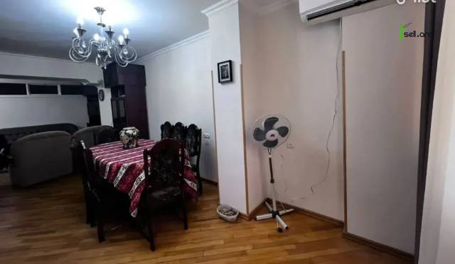 3 սենյականոց բնակարան, Zaqyan Street, 70 ք.մ., 3/5 հարկ, կապիտալ վերանորոգված, քարե շենք