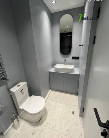 3 սենյականոց բնակարան նորակառույց շենքում Կոմիտասի պողոտայում, 60 ք.մ., բարձր առաստաղներ, 9/15 հարկ