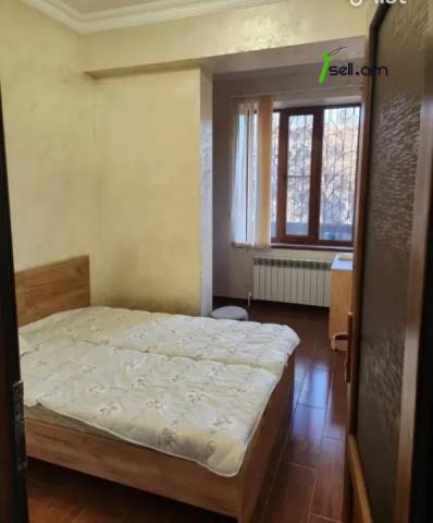 3 սենյականոց բնակարան նորակառույց շենքում Լեռ Կամսարի փողոցում, 113 ք.մ., բարձր առաստաղներ