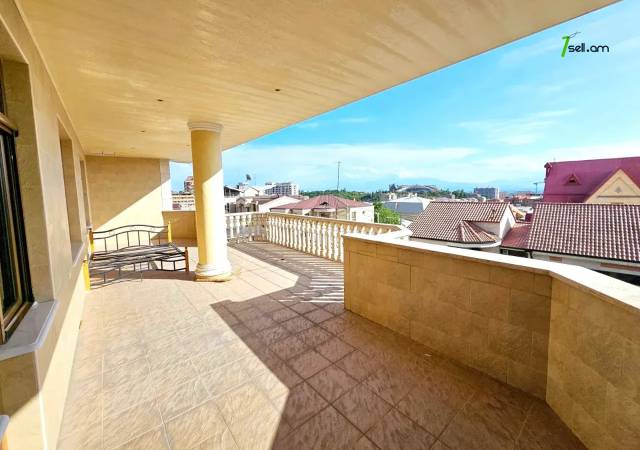 Երեք հարկանի քարե տուն Քեռու փողոցում Արաբկիրում, 1600 ք.մ., 3+ սանհանգույց, կապիտալ վերանորոգված