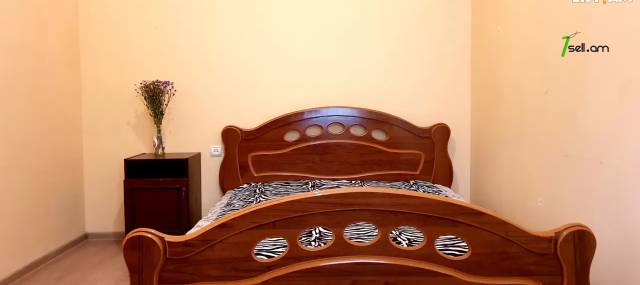 Մեկ հարկանի քարե տուն, Այգեձորի 1-ին նրբանցք Արաբկիրում, 130 ք.մ., կապիտալ վերանորոգված