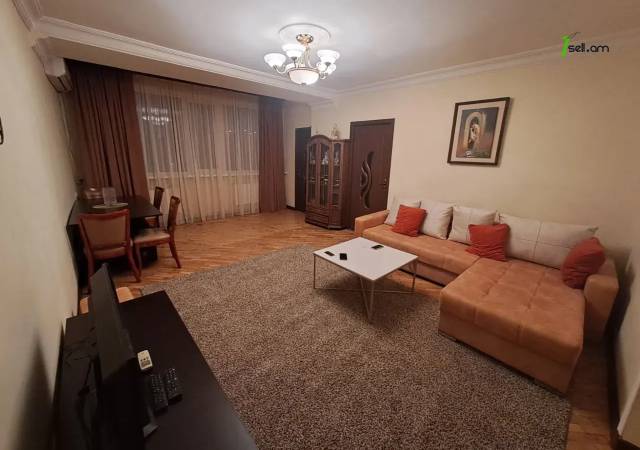 3 սենյականոց բնակարան Սայաթ-Նովայի պողոտայում, 70 ք.մ., 9/11 հարկ, կապիտալ վերանորոգված